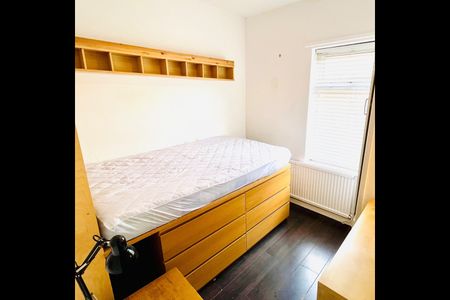 4 Bed Terraced House, Acomb Street, M14 - Photo 3