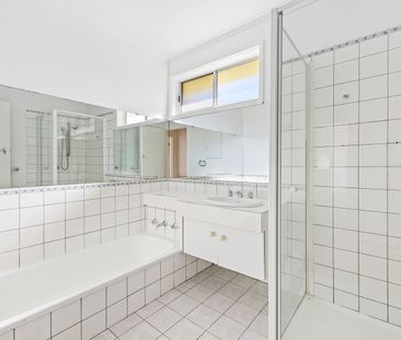 Light, Bright & Full of Charm - Photo 6