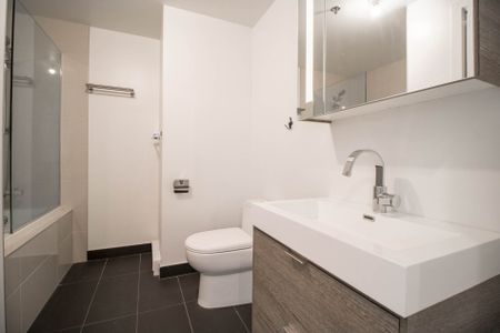 Condo for rent, Montréal (Le Sud-Ouest) - Photo 3