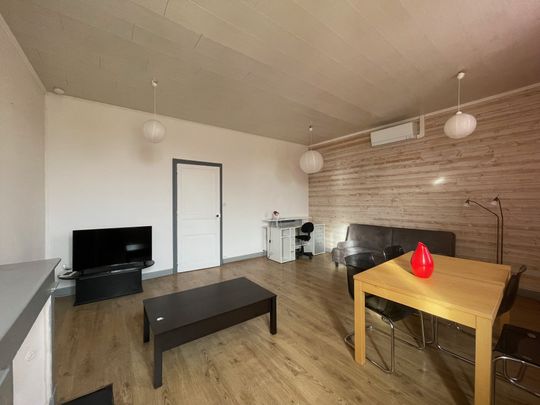 Location Appartement 2 pièces 55m² ROCHEFORT 17300 - Photo 1