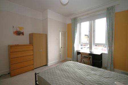 Copland Road, 2 Bed Furnished Apartment, Ibrox – Available 08/12/2025 - Photo 3