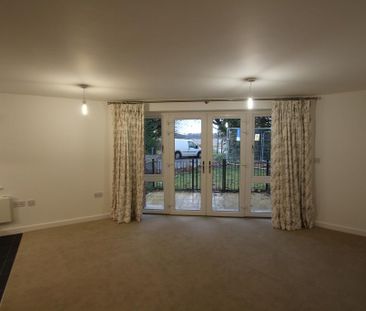 2 bedroom ground floor flat to rent - Photo 2