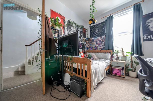 4 bedroom terraced house to rent - Photo 1