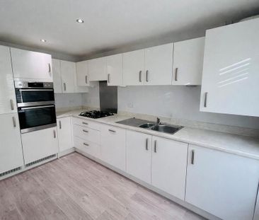 3 bedroom end of terrace house to rent - Photo 5