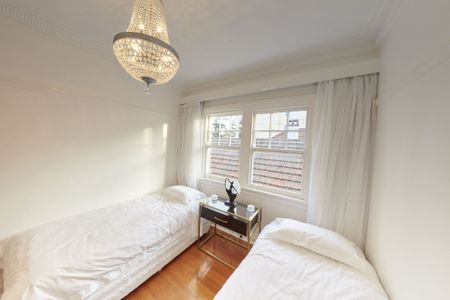 Centrally located Art Deco Inspired Elegance - Photo 3