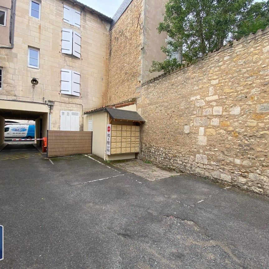 Appartement à louer 1 pièce 34m² - Photo 2