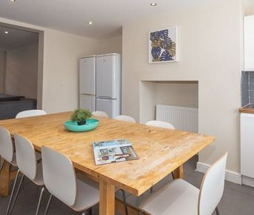 18 Manor Terrace, Headingley, Leeds, LS6 1BU - Photo 1