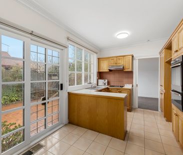 2/10 Cooloongatta Road, Camberwell - Photo 3