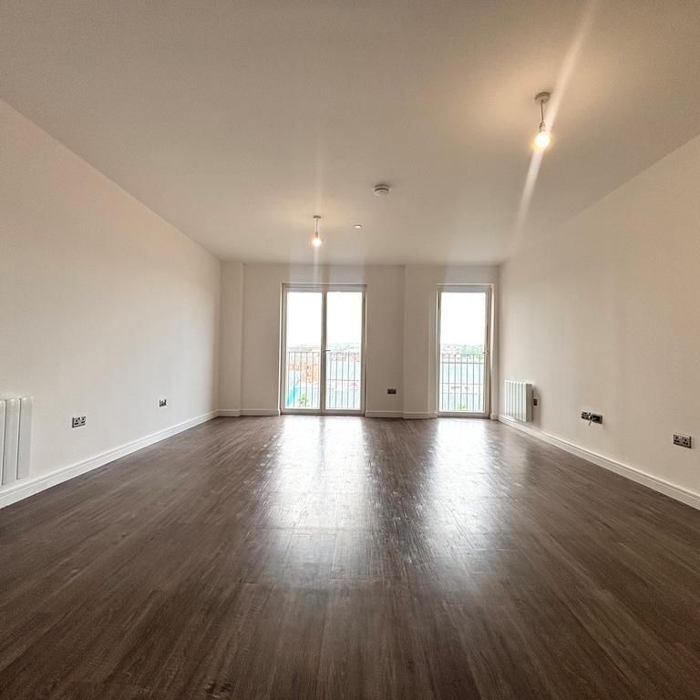 2 bedroom flat to rent - Photo 1