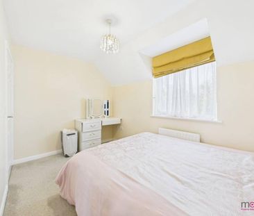 2 bedroom coach house to rent - Photo 3