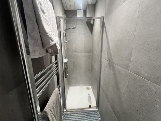 The Turnways - Photo 1