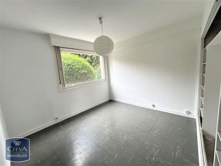 Location Appartement 4 pièces 70m² LILLE 59000 - Photo 4