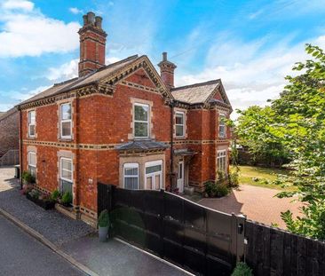 4 bedroom character property to rent - Photo 1