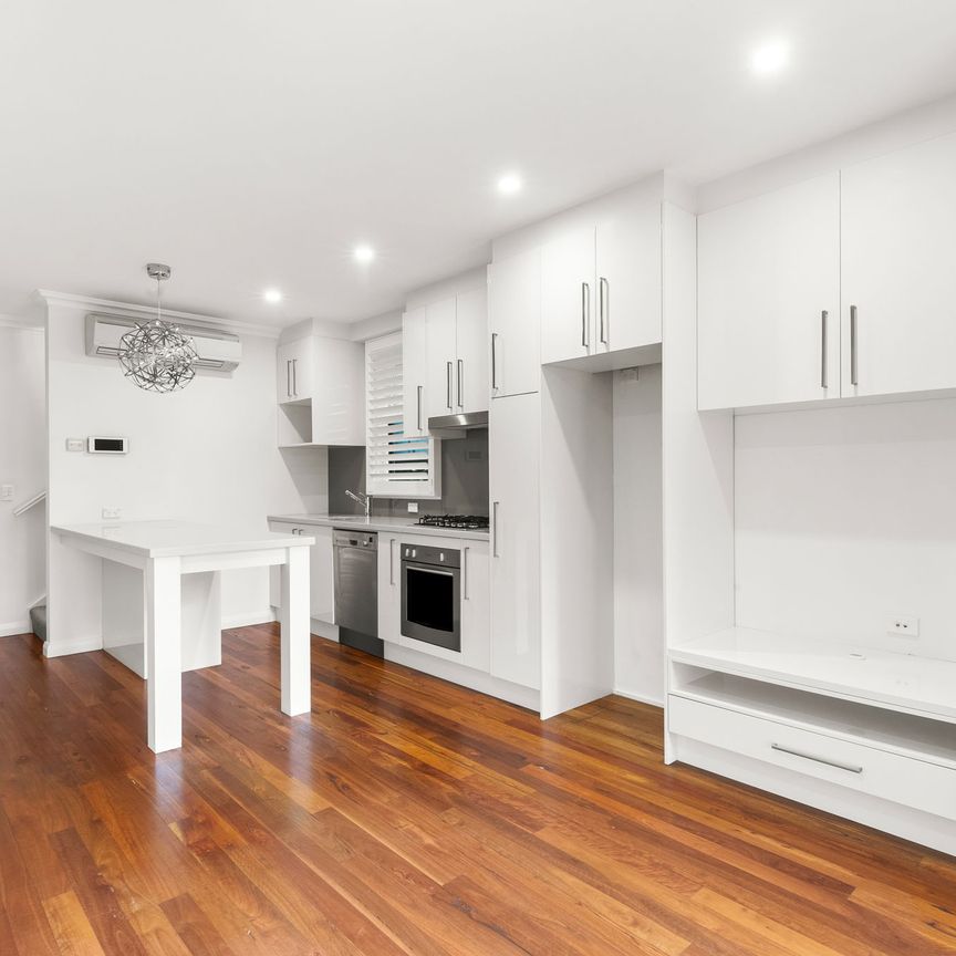 21 Oxford Street, Bondi Junction NSW 2022 - House For Rent | Domain - Photo 1