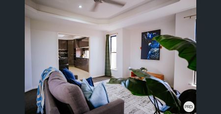 Welcome to 43 Phoenix Crescent, Rural View - a stunning family home available for lease - Photo 3