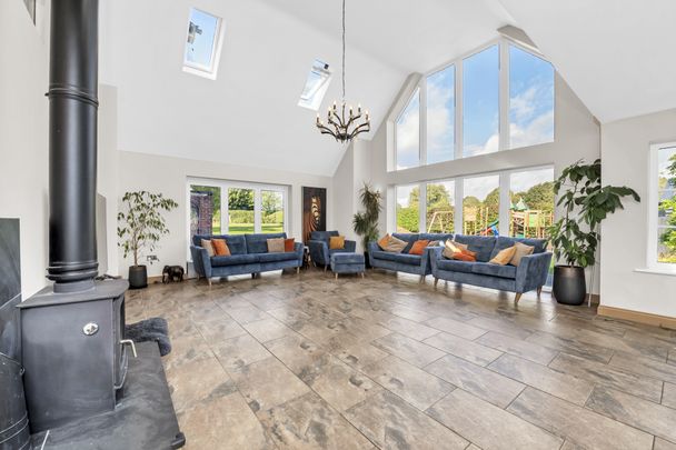 Bury St. Edmunds, Bradfield Combust - Photo 1