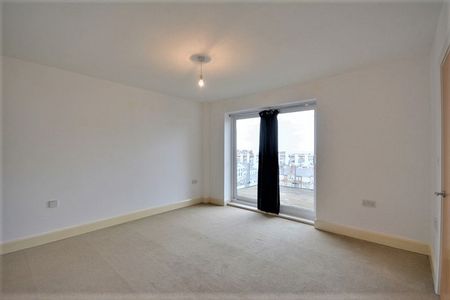 To Let – Lord Street, Southport – Penthouse Apartment - Photo 4