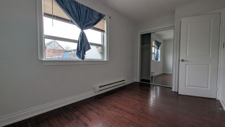 For Lease - 2209 Gerrard Street Unit# 2, Toronto, Ontario - Photo 2
