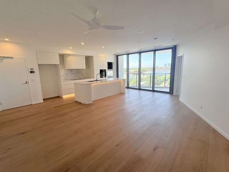 Premium 3 Bedroom Apartment with Butlerâs Pantry & Storage â The Greenwich - Photo 2