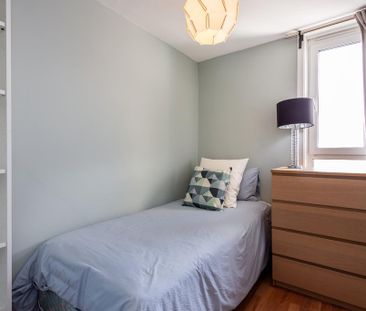 3 bedroom flat to rent - Photo 6