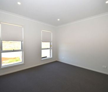 Modern Family Home - Photo 4