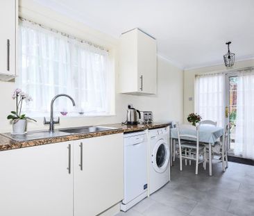 2 bedroom maisonette to rent - Photo 1