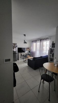 Location Appartement 2 pièces 43m² DECINES CHARPIEU 69150 - Photo 1