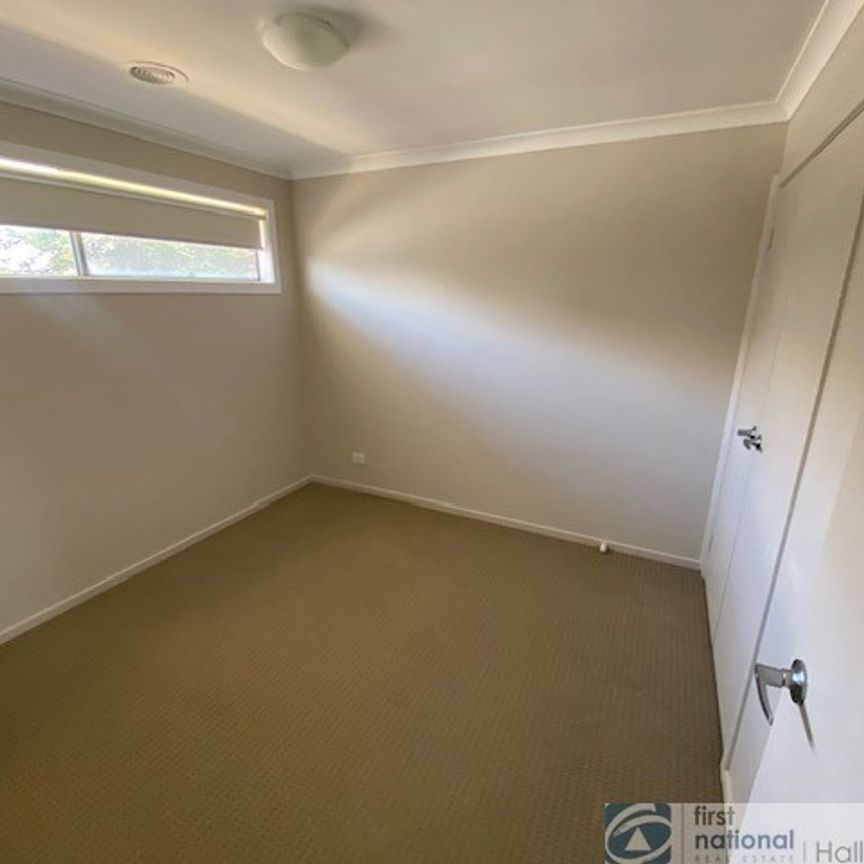 18 Kalbian Drive, Clyde North - Photo 1