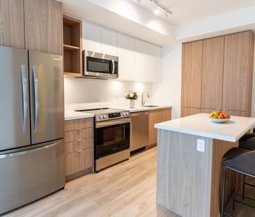 For Lease - 333 Sunseeker Avenue Unit# 406, Innisfil, Ontario - Photo 2