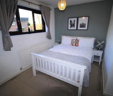 2 bedroom end of terrace house to rent - Photo 3