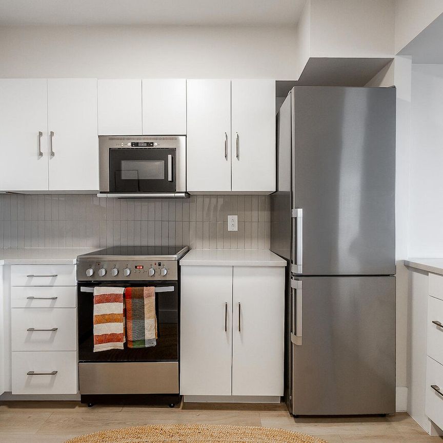 5311 Sherbrooke Street West - Photo 1