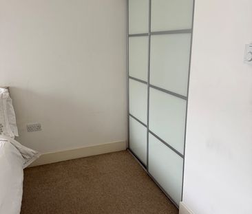 1 Bed Flat, Derry Court, SW16 - Photo 5