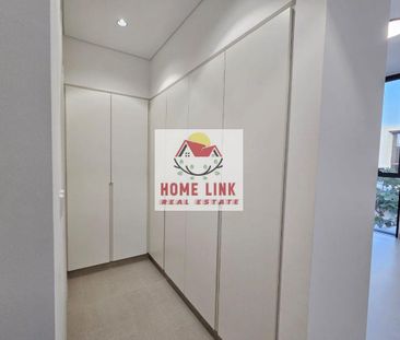 Spacious 3 BR Townhouse in Tilal City with Family Amenities - Photo 3