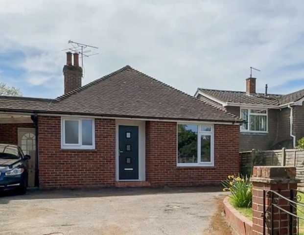 Comptons Lane Room 1 - Photo 1