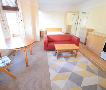 1 bedroom flat to rent - Photo 2