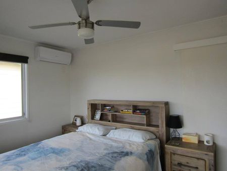 Elavated Home in West Gladstone - Photo 5