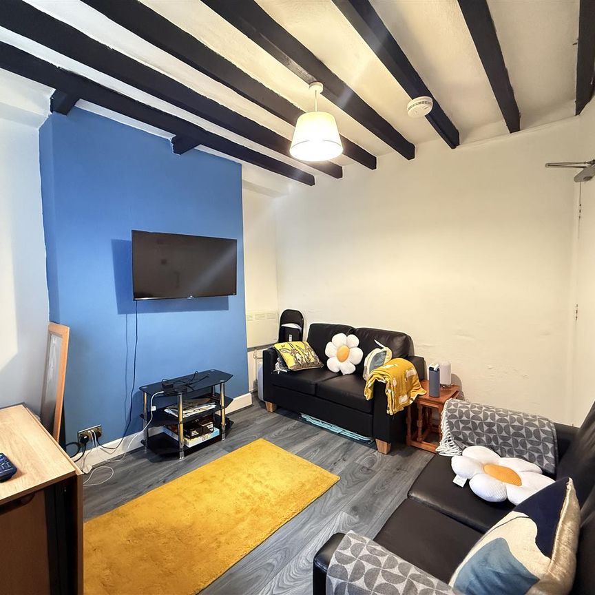 6 Albert Street - Photo 1
