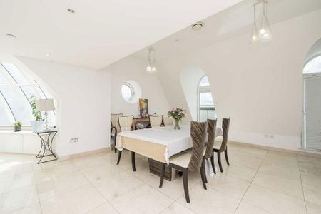 3 bedroom flat to rent - Photo 3