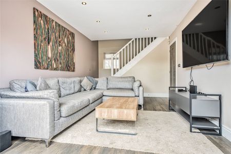 Goldsworth Road, Woking, Surrey, GU21 - Photo 2