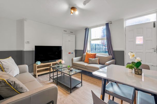 93 ROYAL PARK AVENUE Leeds - LS6 1EZ - Photo 1