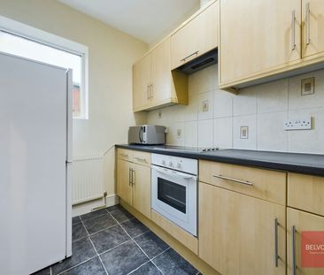 Maisonette to rent on - Photo 3