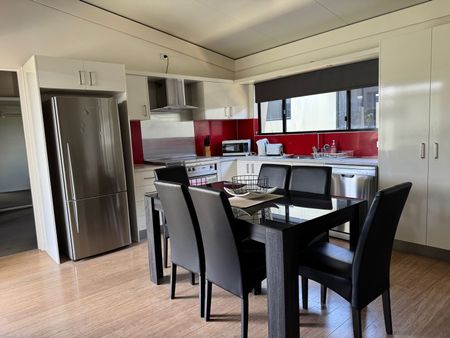 FULLY FURNISHED UNIT - JUST BRING YOUR CLOTHES - Photo 5