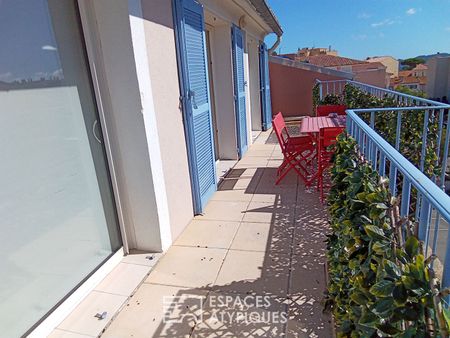 Appartement meublé avec terrasse et garage – dernier étage en centre-ville - Photo 2