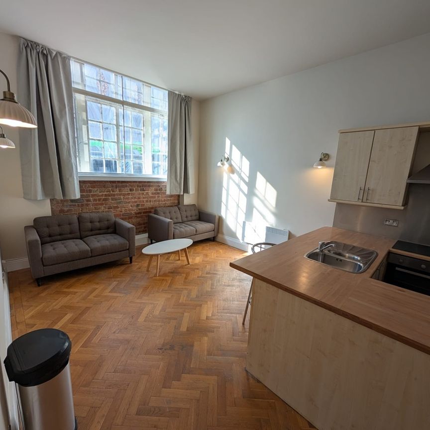 1 Bed Flat, Eastgate, LS2 - Photo 1
