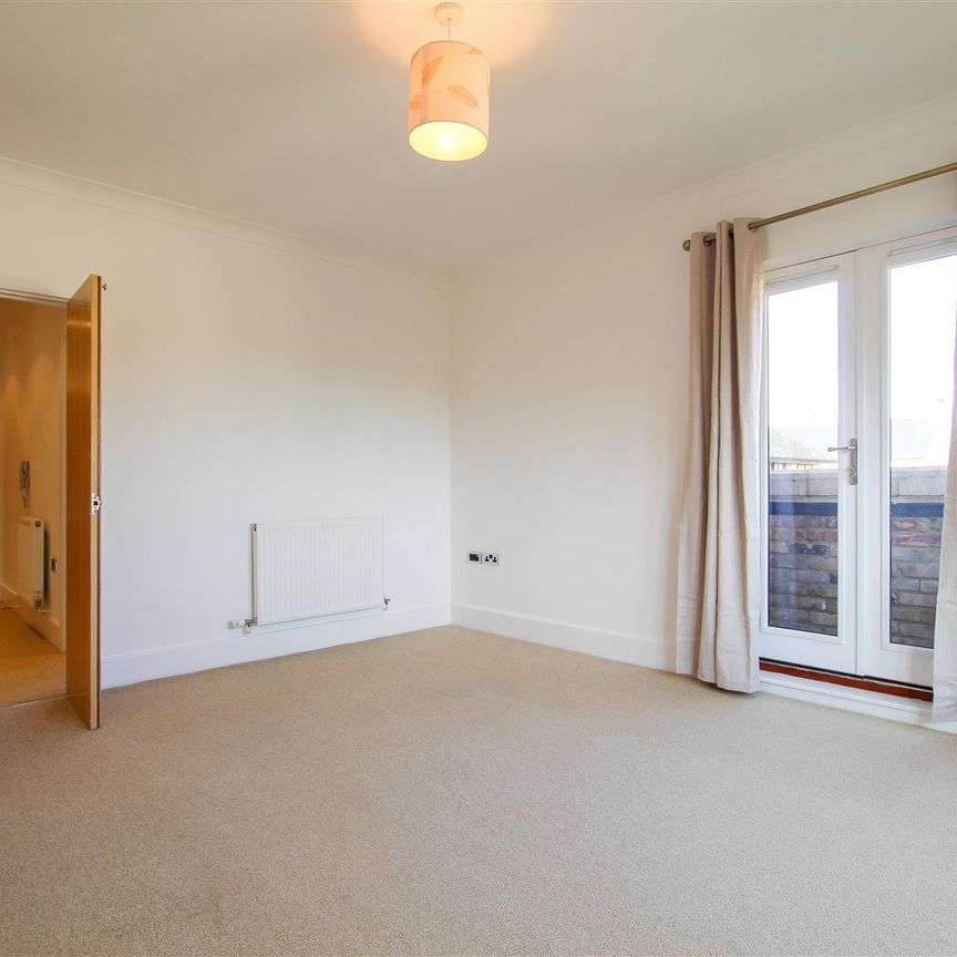 Hills Road, Cambridge - Photo 1