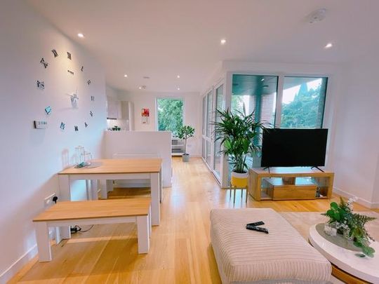 1 bedroom in a flat share to rent - Photo 1