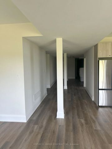 Detached Home For Lease | N9247650 - Photo 3