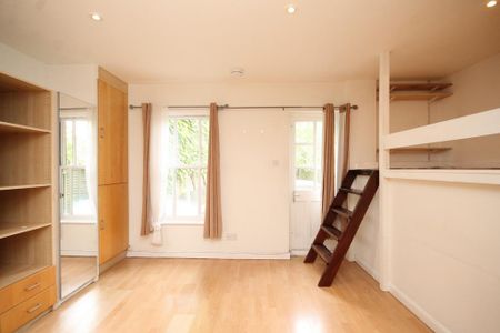 Studio to rent - Photo 2