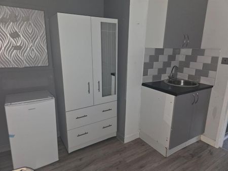 Studio to rent - Photo 4