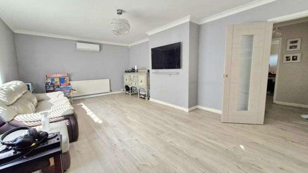 Horsegate, Market Deeping, PE6 - Photo 1